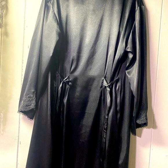 Jones New York black 100% polyester full length robe size XS/S - Picture 3 of 6